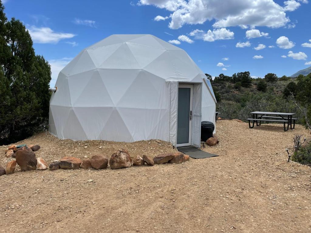 Canyon Rim Domes - A Luxury Glamping Experience!! Monticello Exterior foto
